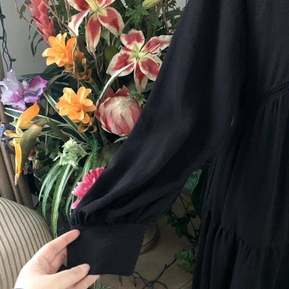 Zara Textured V-neck Tiered Maxi Dress Black - Picture 7 of 13